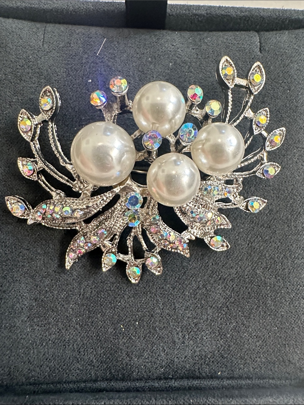 Elegant Pearl & Crystal Floral Brooch - Silver Tone